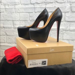 Daffodile 160 black kid leather